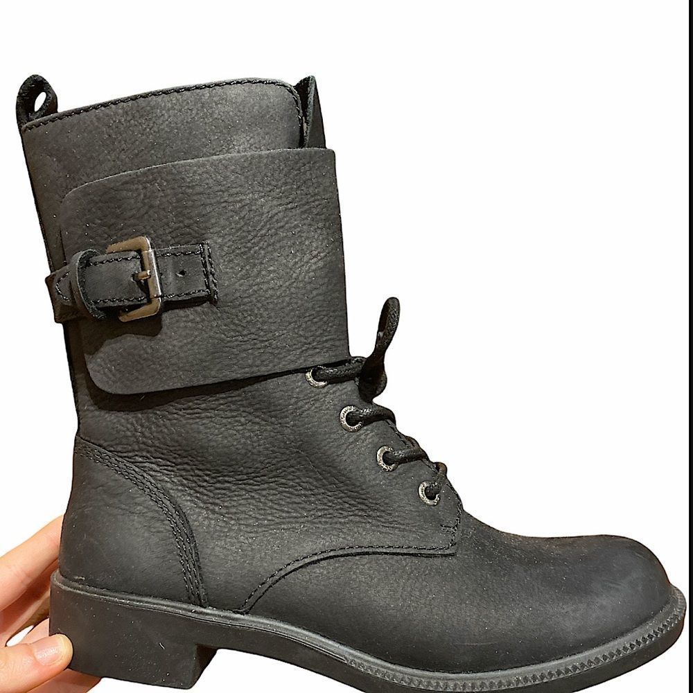 Like New Kodiak waterproof boots, size 6